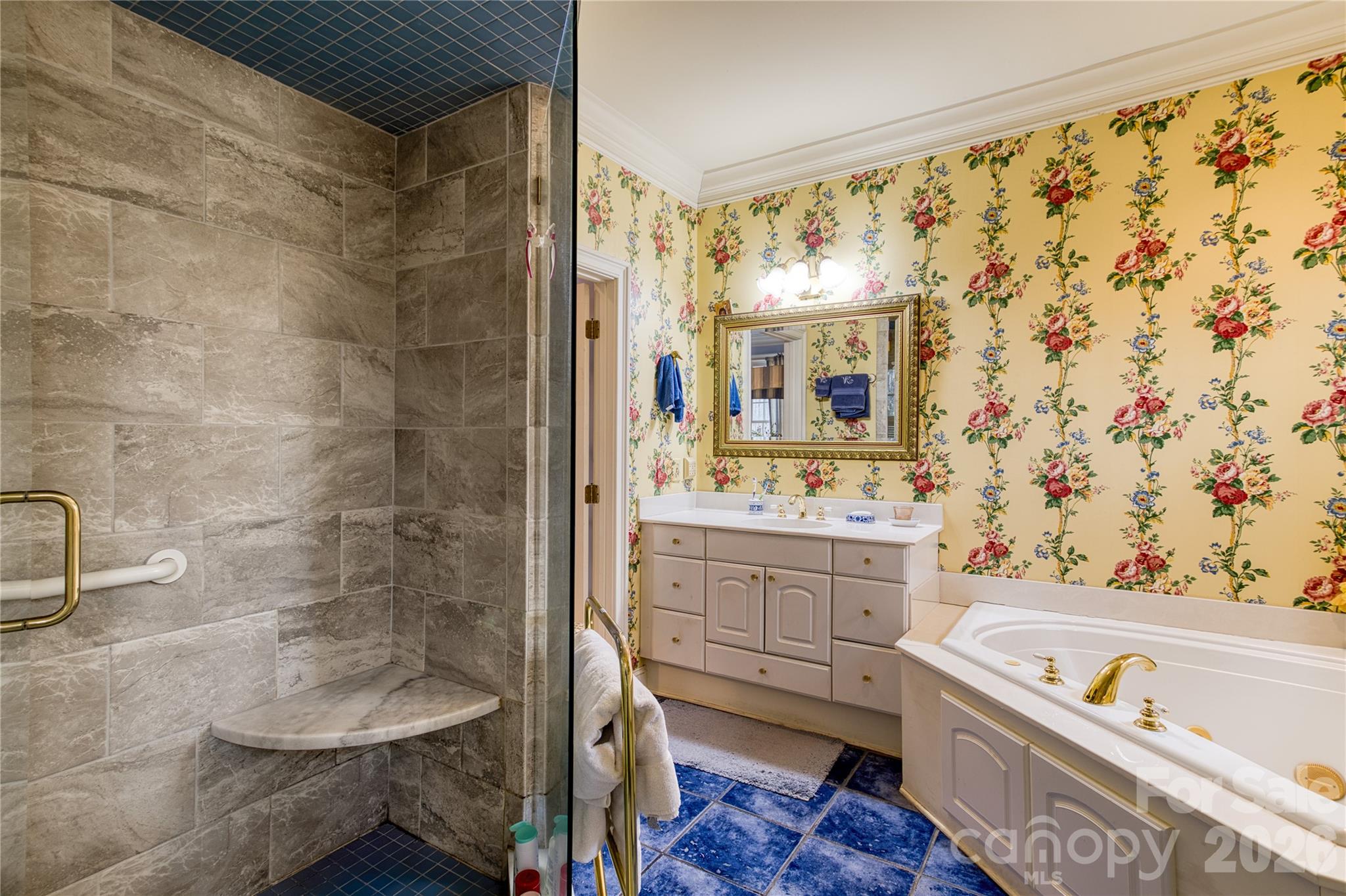 Country Club - Residential