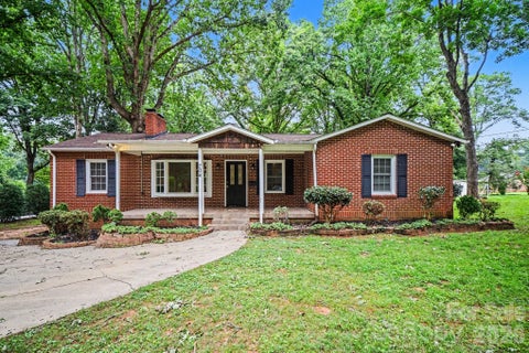 Photo of 704 1st Avenue Place NE, Conover, NC 28613 (MLS # 4410587)