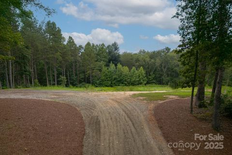 Photo of 3371 S NC 16 Highway #B, Maiden, NC 28650 (MLS # 4289158)