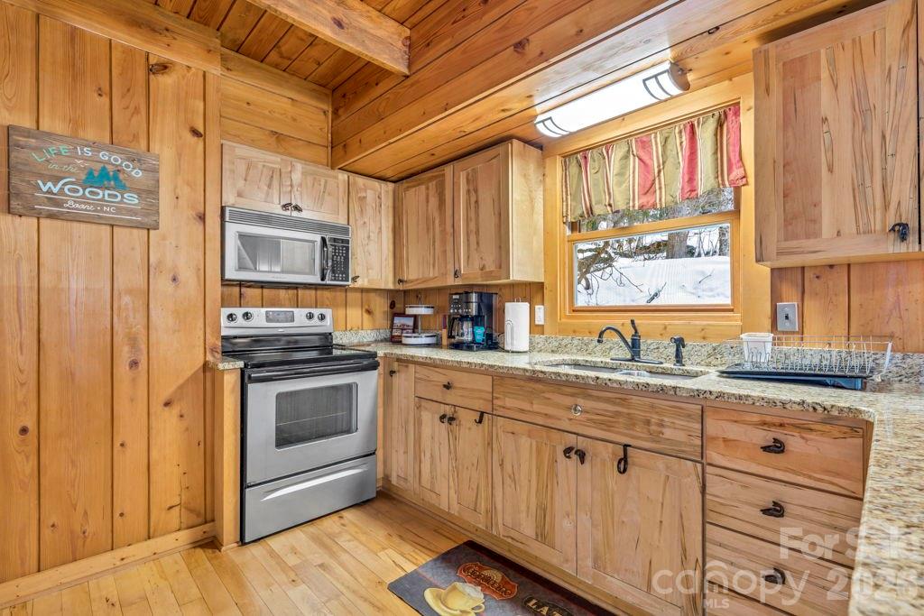 Hound Ears - Residential