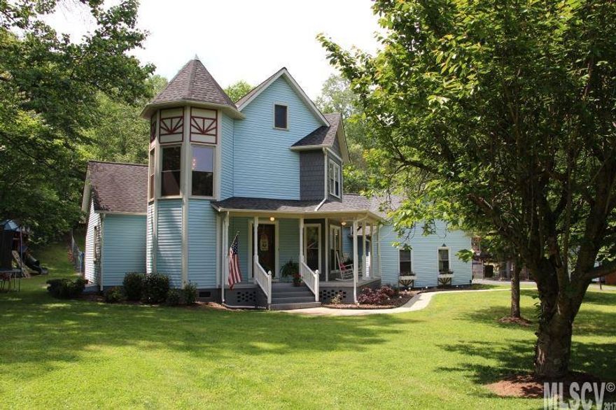 Victorian Hills -1 ½ story, Victorian styled home located on over an acre lot w/ 3 bedrooms & 2 ½ baths.  The living room features parquet flooring & stone, floor-to-ceiling, gas logs fireplace.  The kitchen has SS appliances, pantry, laundry, & eat-in area.  A large den is off the kitchen and can be used as a recreation room.  The master bedroom is on the main level and has a single vanity master bath & walk-in closet.  Bedrooms 2, 3, & 2nd full bath are on the 2nd level.  A covered, front  porch, back patio, above-ground, salt water pool & deck are available for outdoor enjoyment.  A detached, double garage has an extra “hang out” area w/ woodstove, outbuilding, & fully fenced-in back yard.  Close to I-40, Hwy 16, Not in city limits.