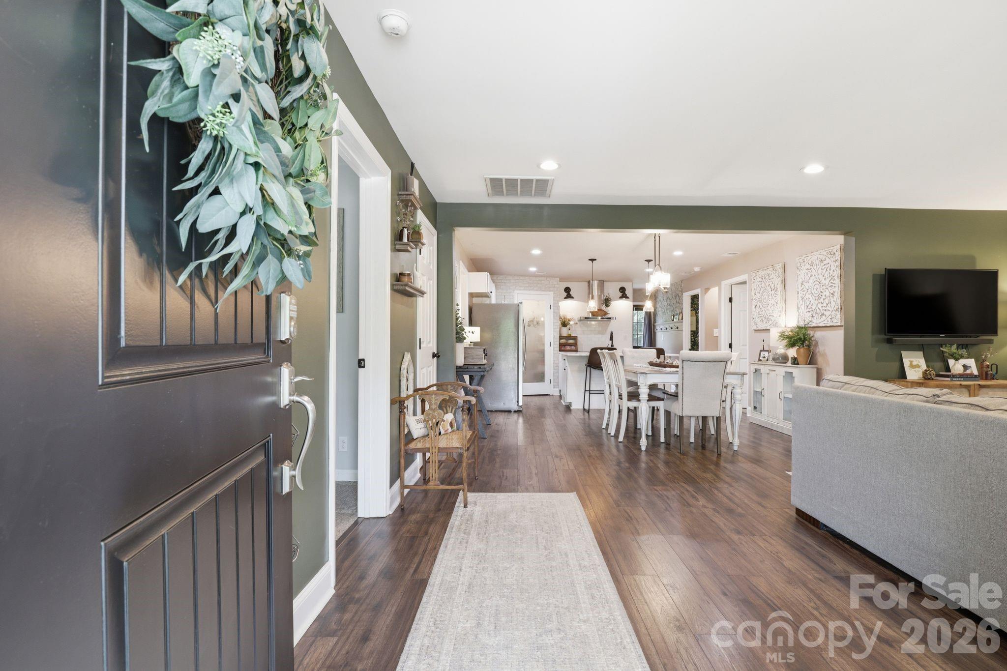92 NW Meadow Avenue NE