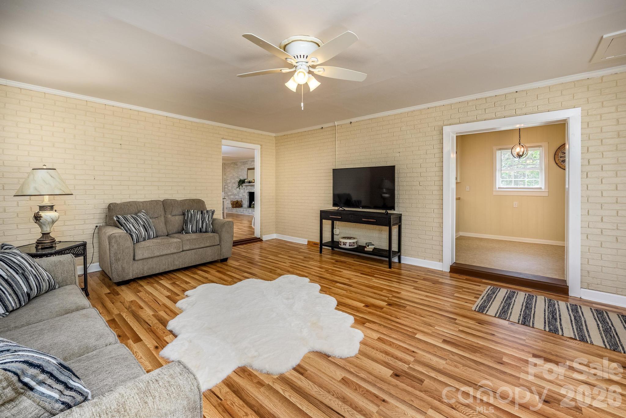 112 Persimmon Circle