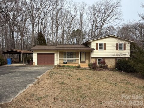 Photo of 2033 Sprucewood Street, Albemarle, NC 28001 (MLS # 4352167)