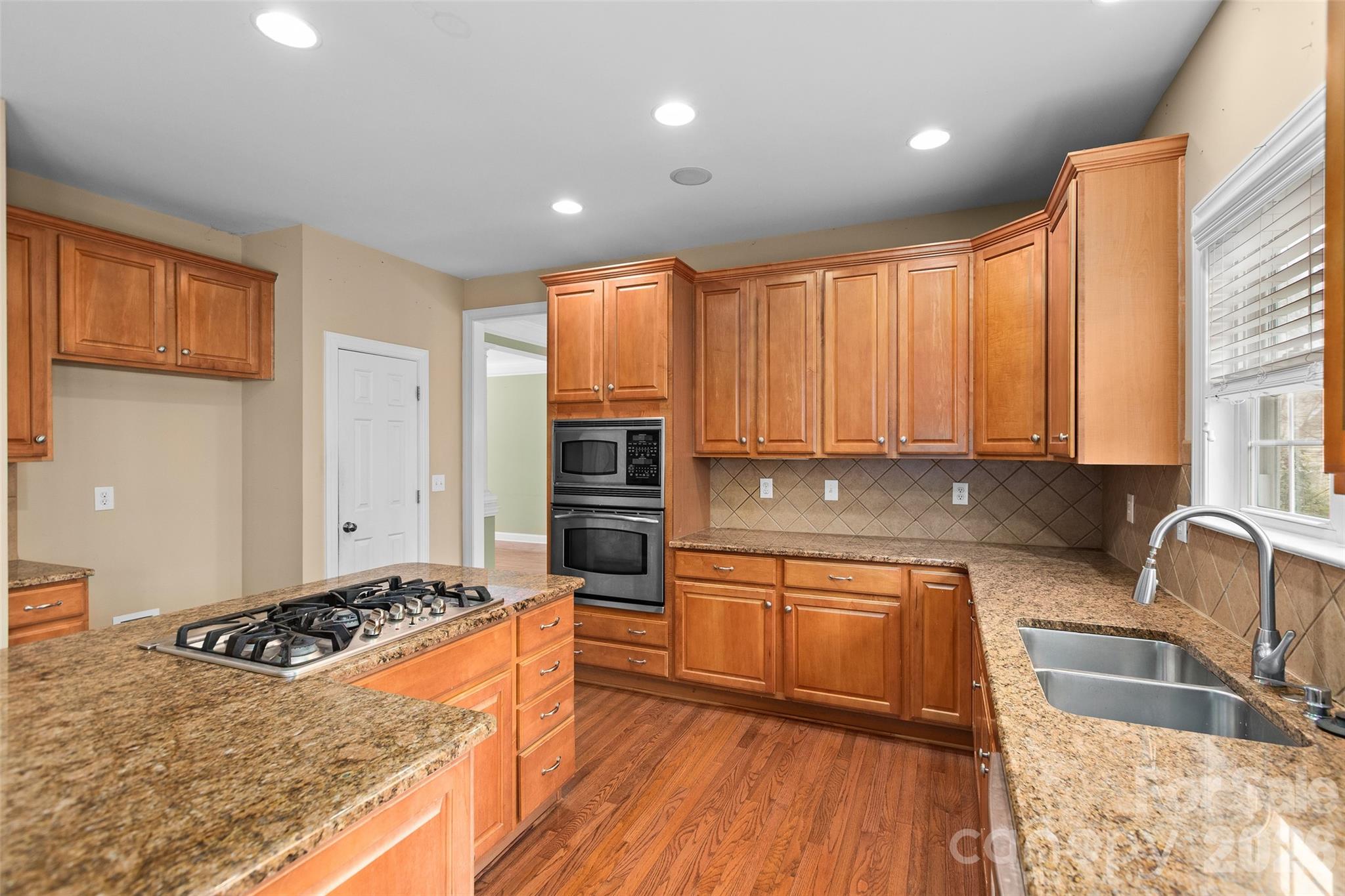 Macaulay - Residential