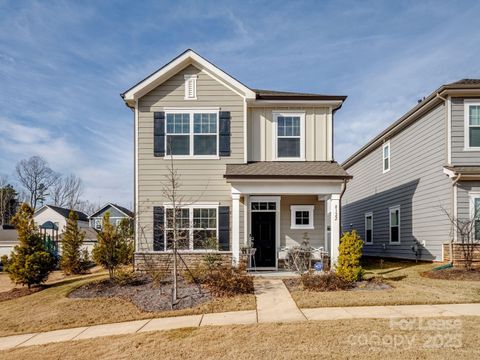 Photo of 8122 Whitegrove Road, Charlotte, NC 28227 (MLS # 4328451)