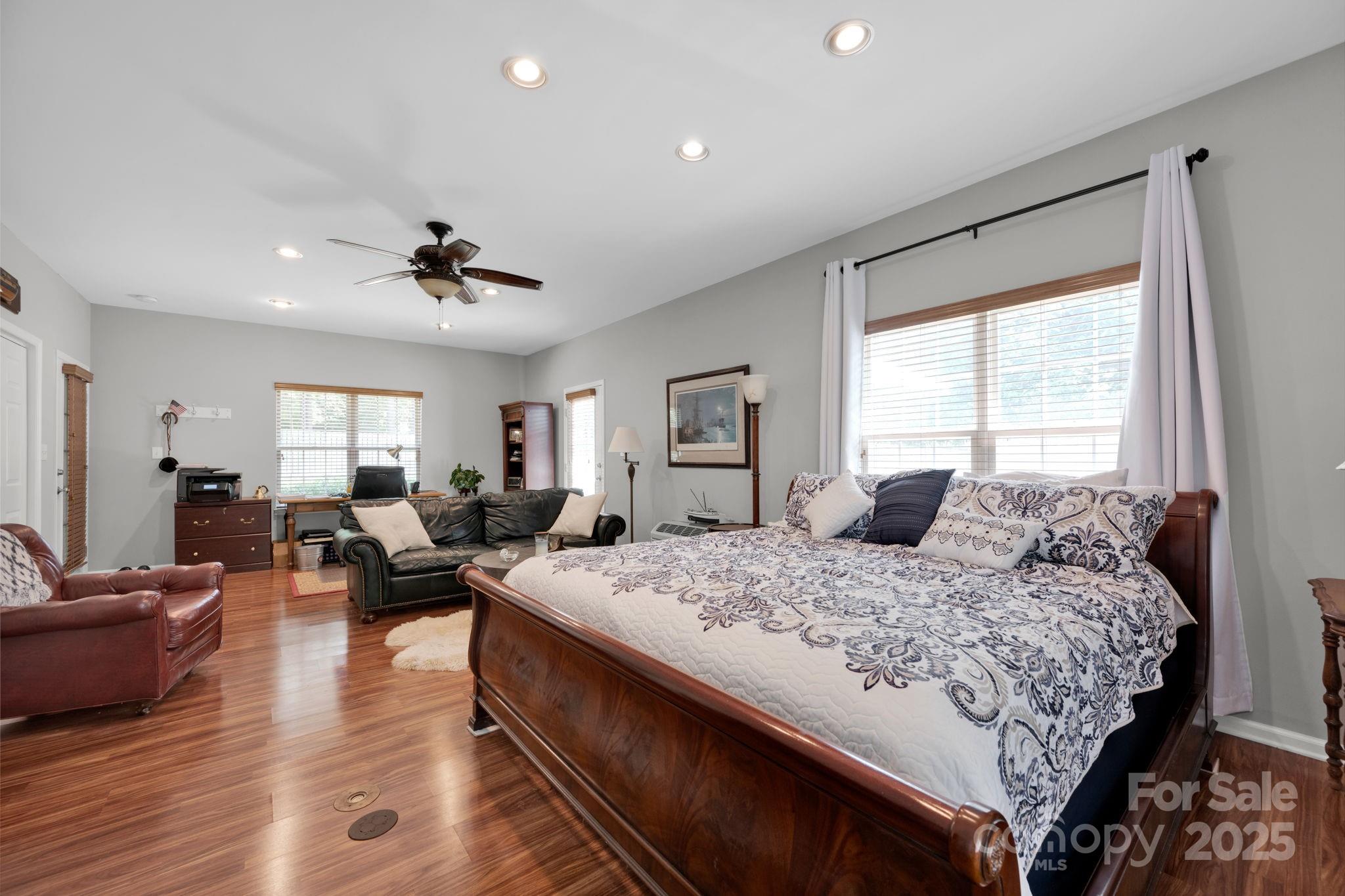 Diane Shores - Residential