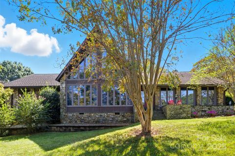 1515 Heatherloch Drive Gastonia NC 28054