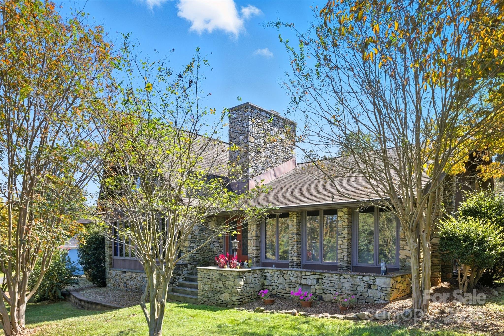 1515 Heatherloch Drive