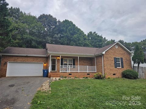 Photo of 2101 Redberry Lane, Conover, NC 28613 (MLS # 4306641)