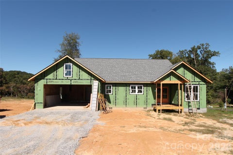 Photo of 40 Whiskey River Run, Hendersonville, NC 28792 (MLS # 4429037)