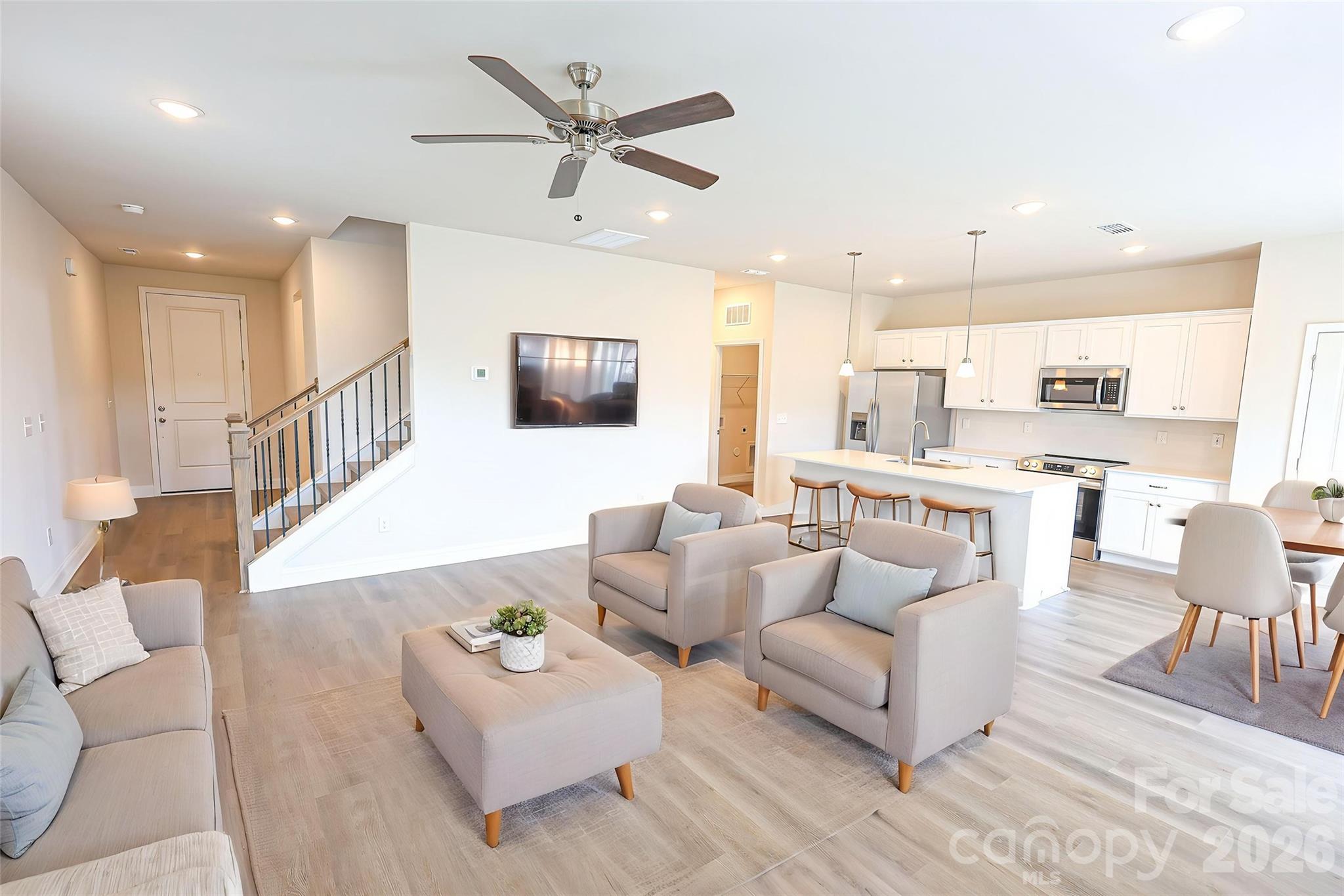 4999 Twin River Drive