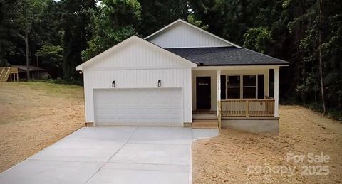 332 Hollingswood Drive Statesville NC 28625