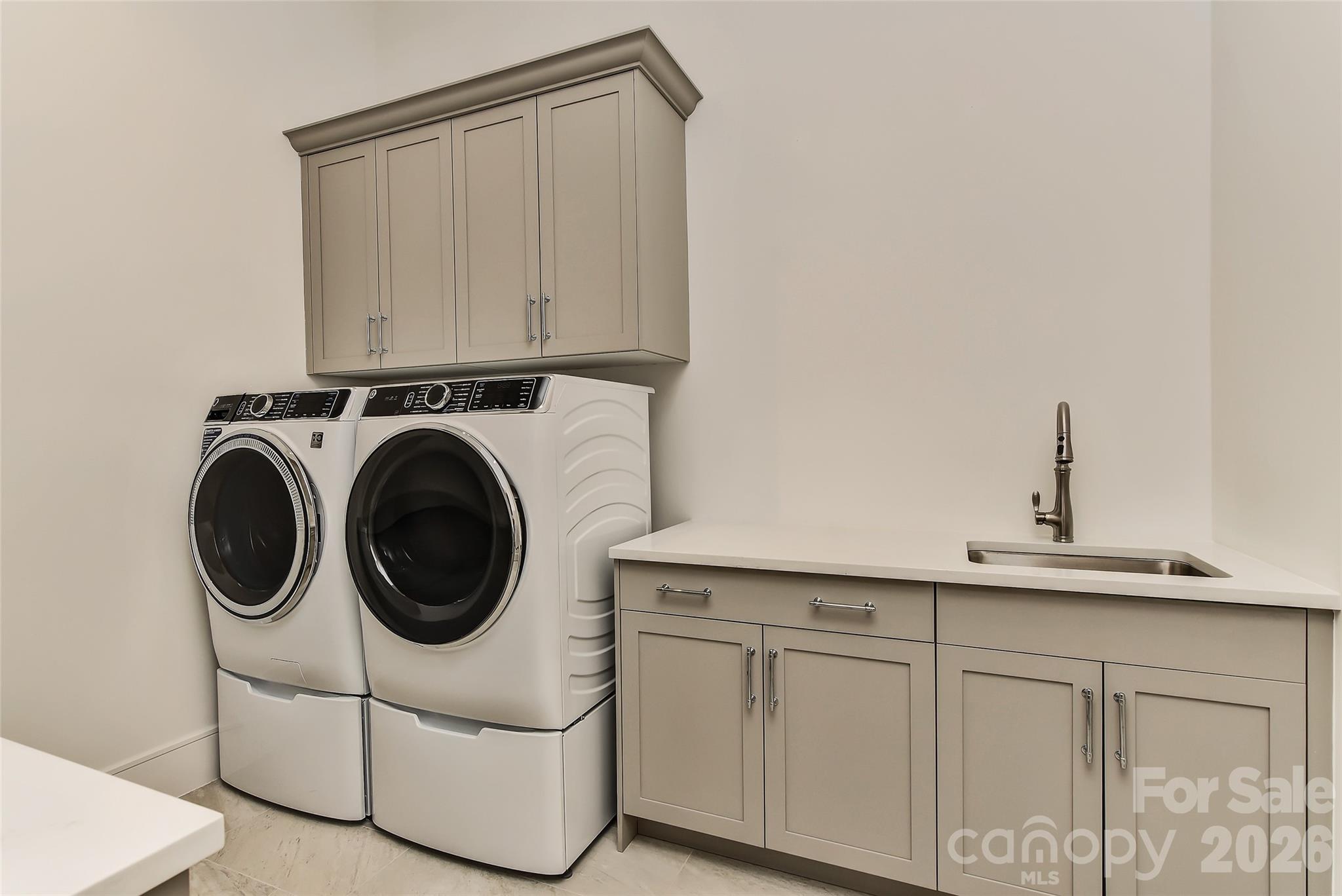 Twin Lakes - Residential