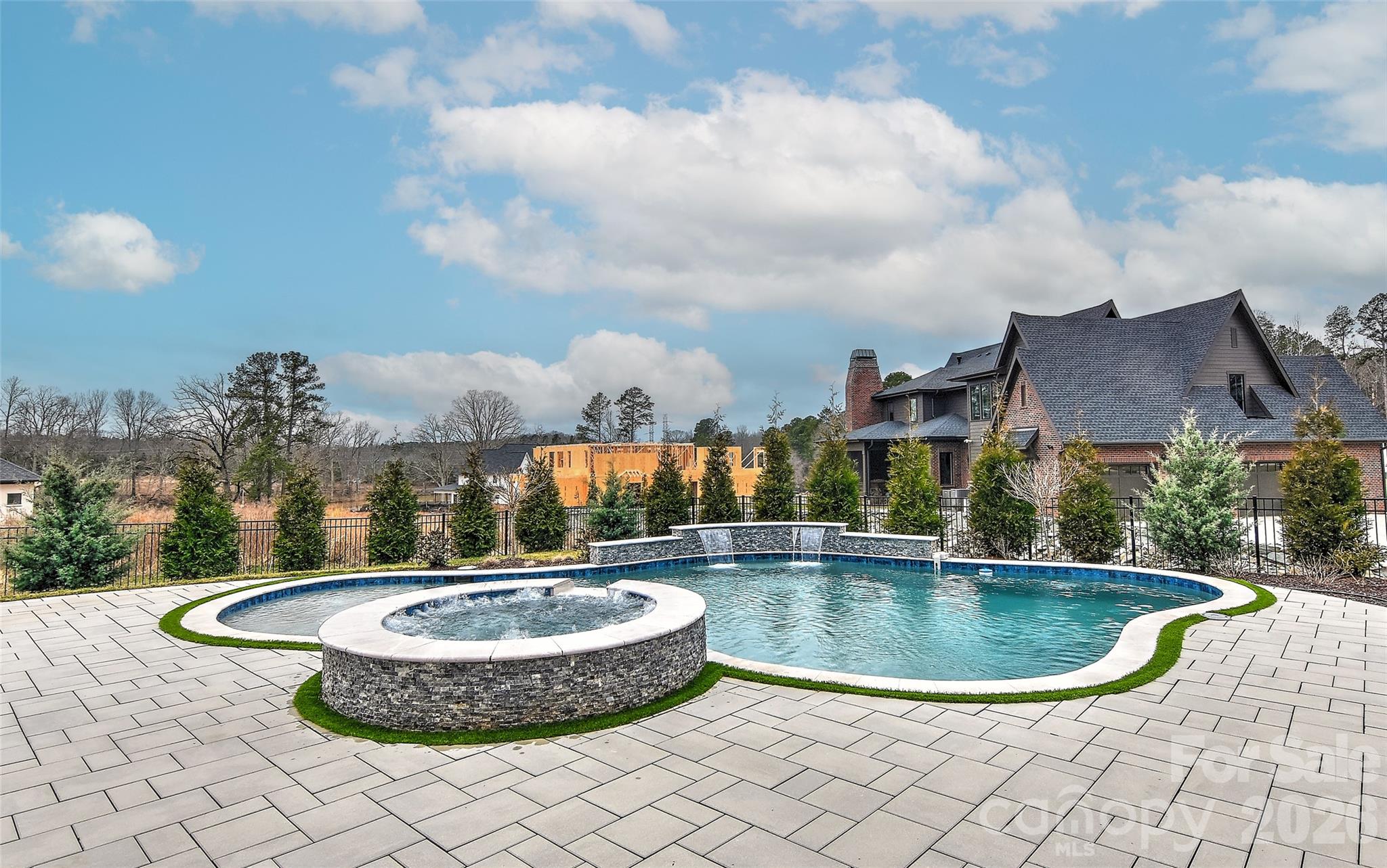 Twin Lakes - Residential