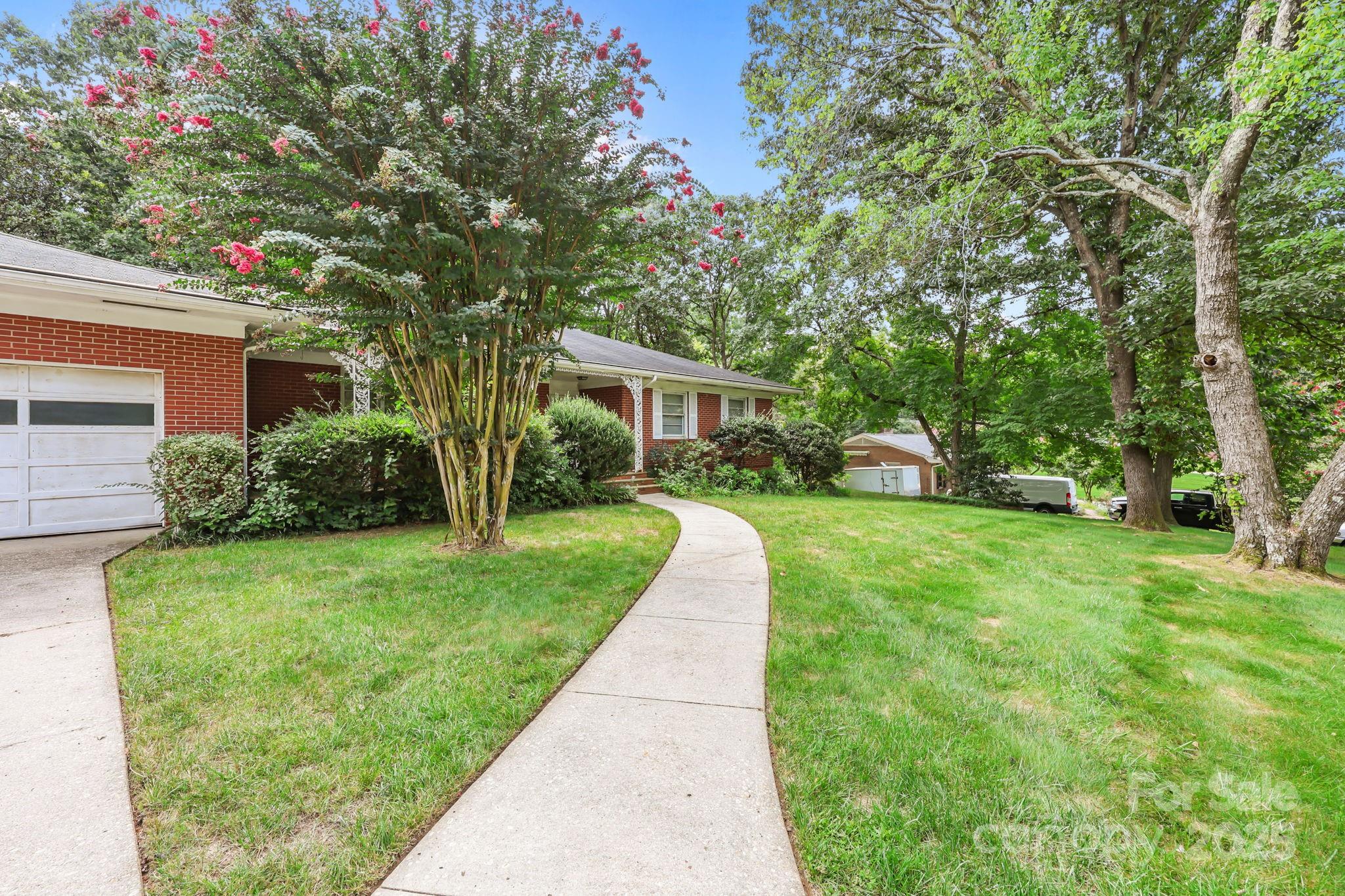 921 Confederate Avenue