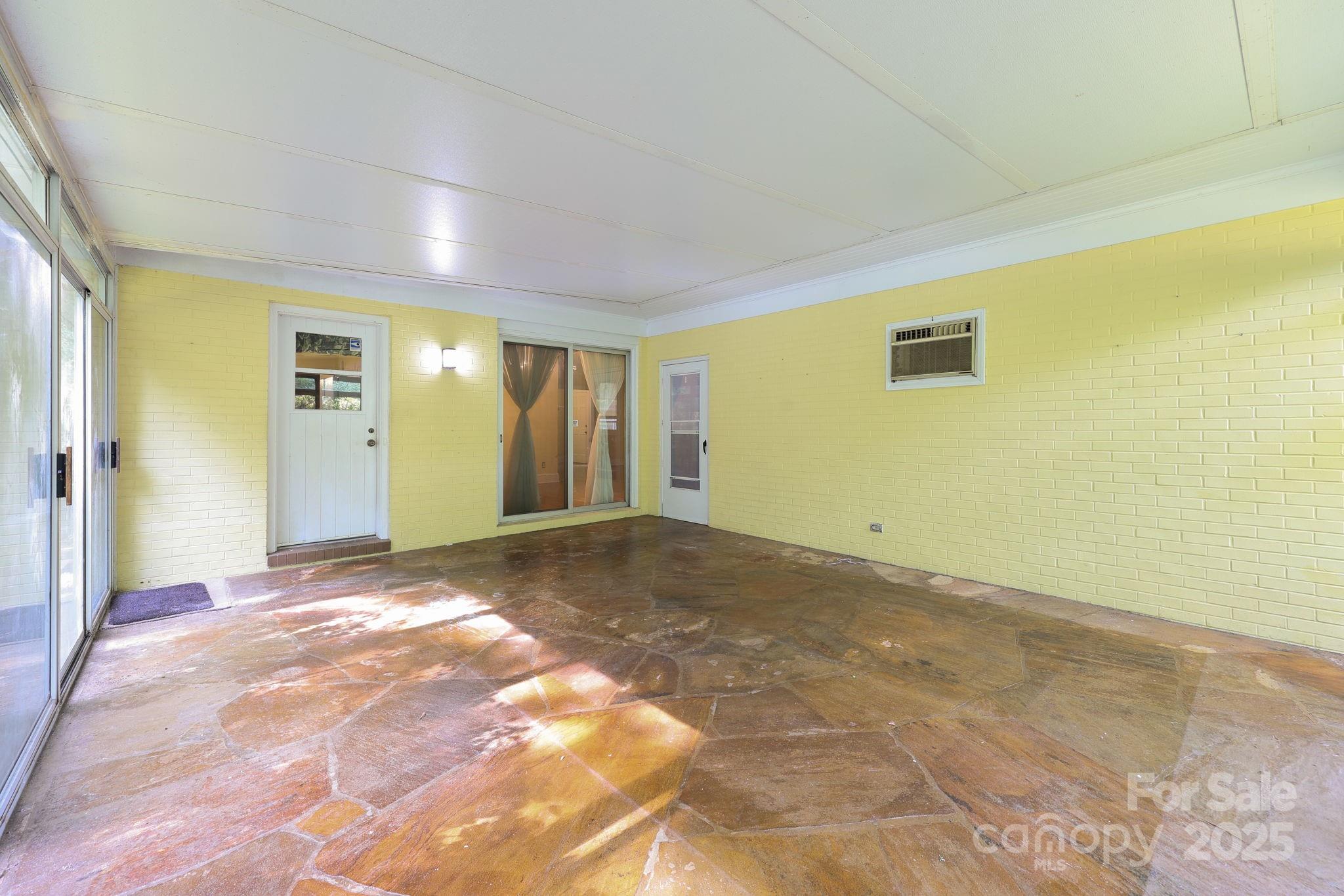 Country Club - Residential