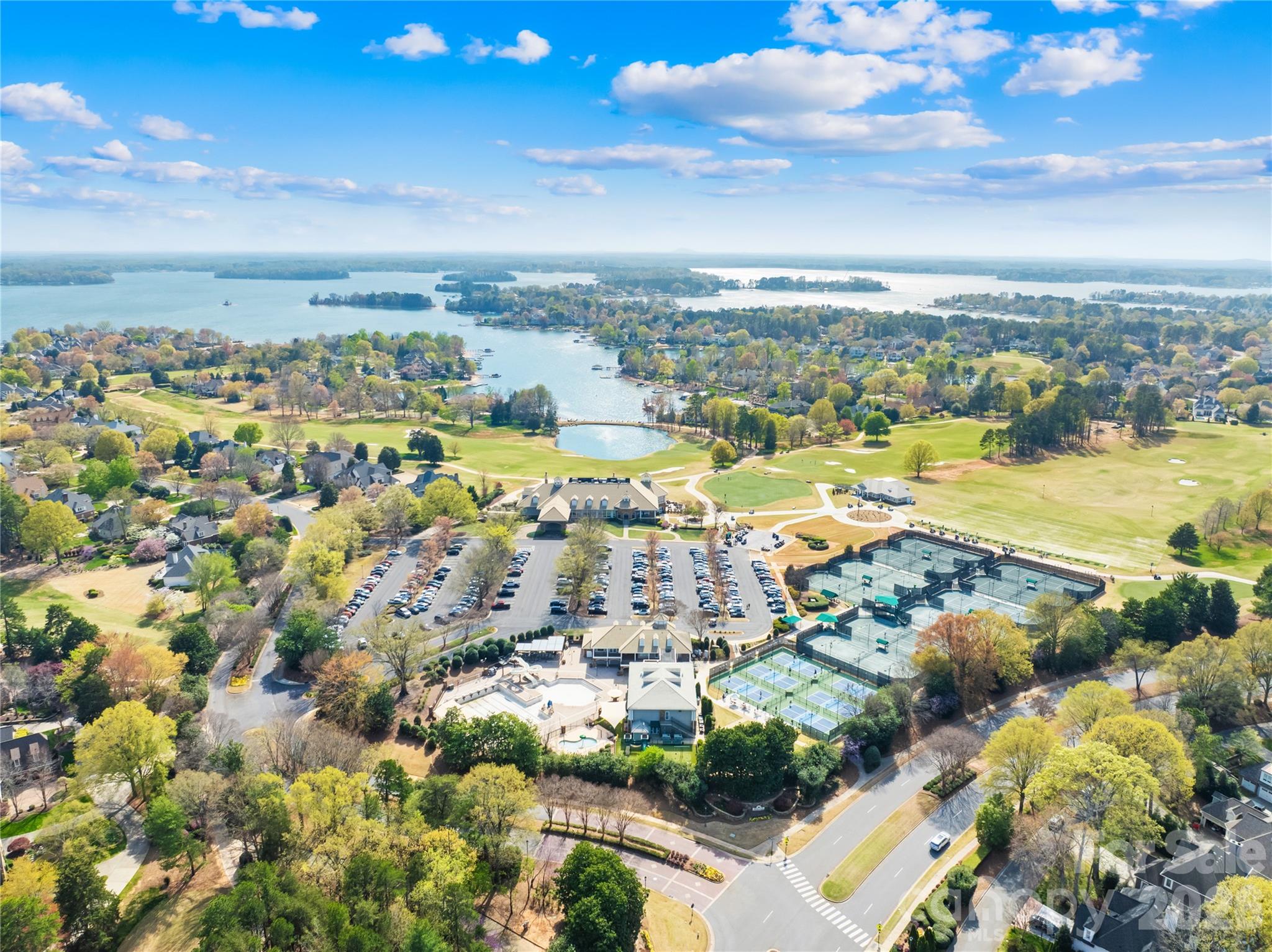 The Peninsula - Residential