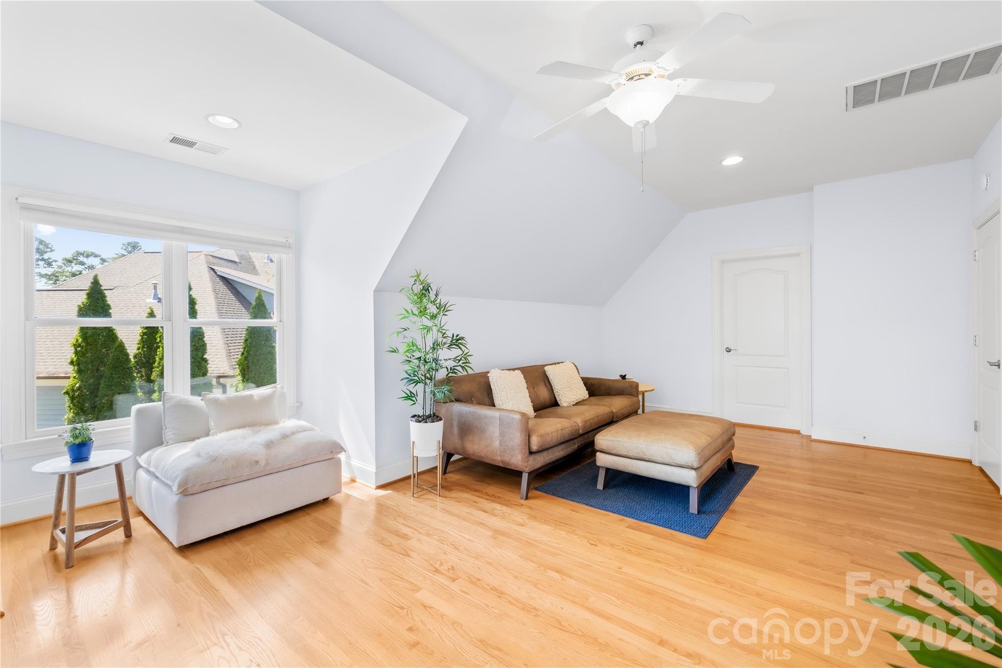 The Peninsula - Residential