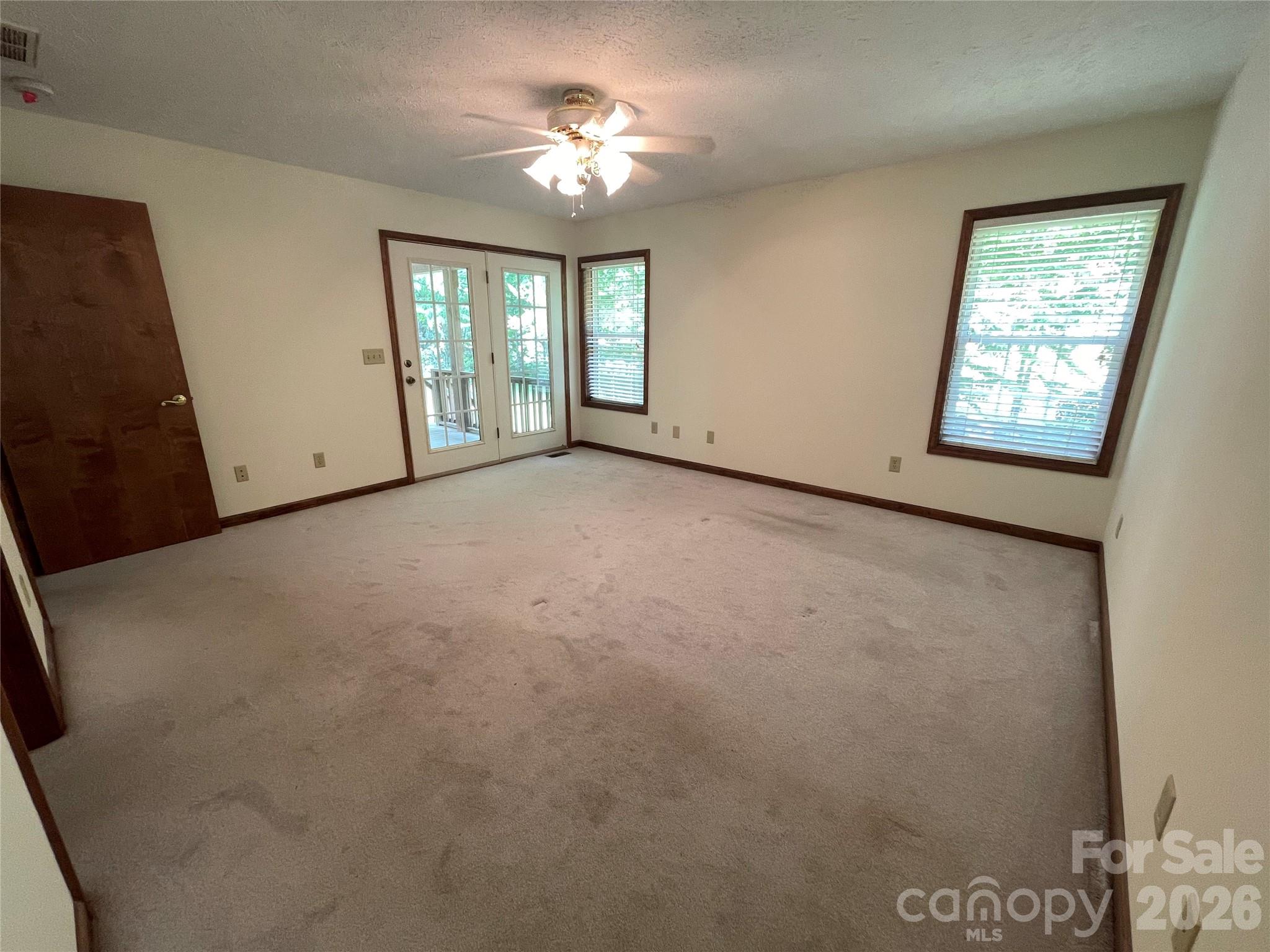 118 Whitewater Drive