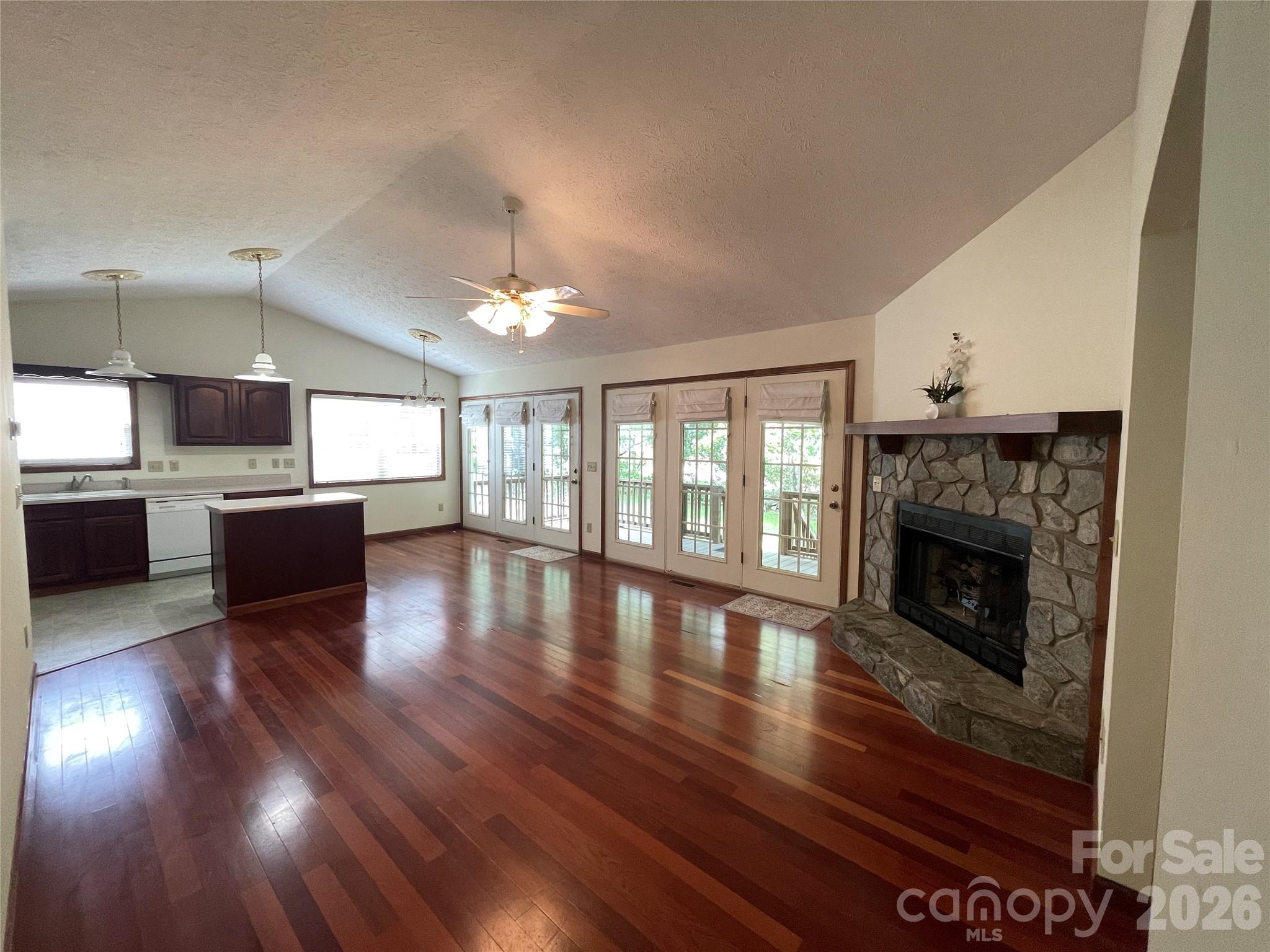 118 Whitewater Drive