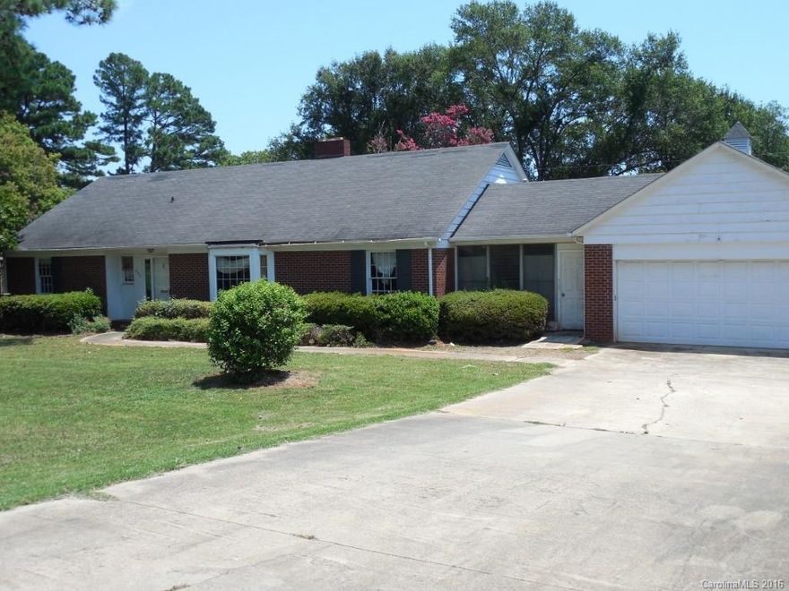 Investors welcome! Lots of potential! HOME SOLD AS-IS, SELLER MAKES NO WARRANTIES EXPRESSED OR IMPLIED, Seller has never lived in the home. Home is in need of repairs.