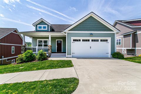 Photo of 75 Leyland Circle, Hendersonville, NC 28792 (MLS # 4261557)