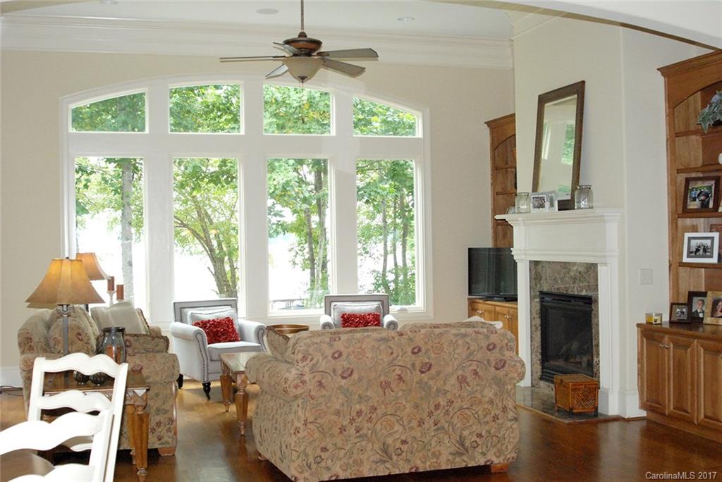 The Harbour At The Pointe - Residential