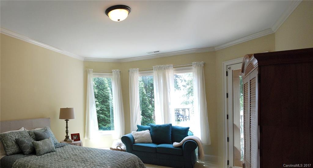 The Harbour At The Pointe - Residential