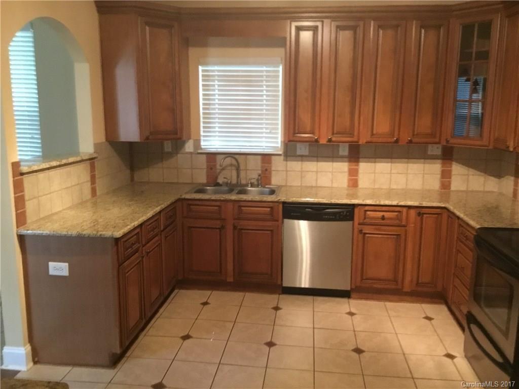 Brandon Oaks - Residential Lease