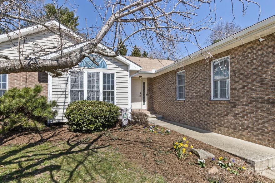 Nestled in the desirable Park Avenue neighborhood, this charming 3 bed/2 bath home offers effortless one-level living in a prime South Asheville location. The inviting interior features a spacious and light-filled living area, a well-equipped kitchen, and a comfortable primary suite. Step outside to the screened-in patio, a perfect spot to relax and enjoy the peaceful surroundings. Fenced in backyard. As a resident, you'll enjoy access to the pool, tennis courts, pickleball courts, basketball court, and clubhouse, along with access to scenic walking trails at Givens Estate - perfect for outdoor enthusiasts. Long-term rentals allowed - some community restrictions, consult guidelines. Conveniently located just minutes from South Asheville’s best shopping, dining, and amenities, this home offers the ideal blend of comfort, convenience, and community. Schedule your showing today!
