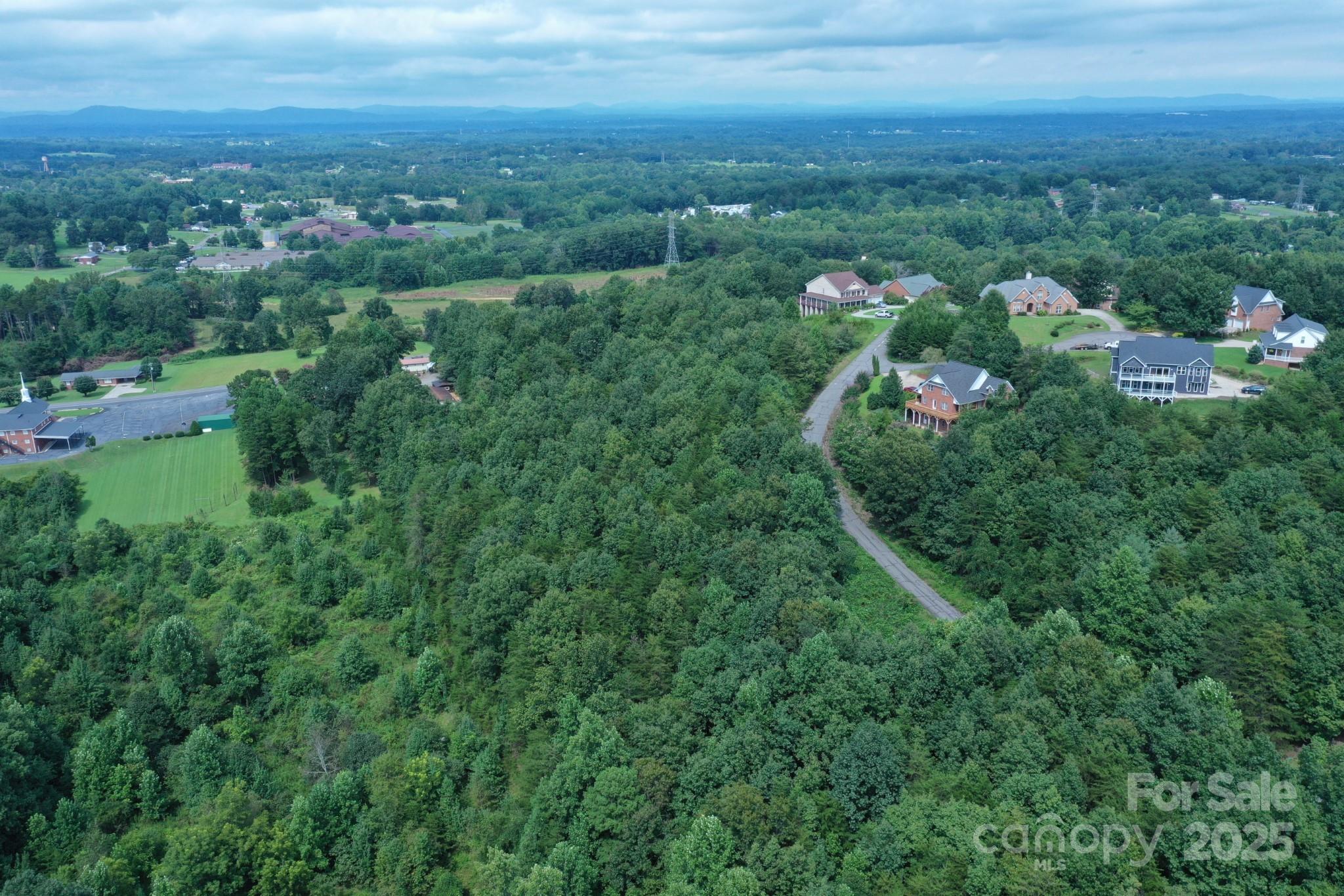 00 Pineknoll Drive 30