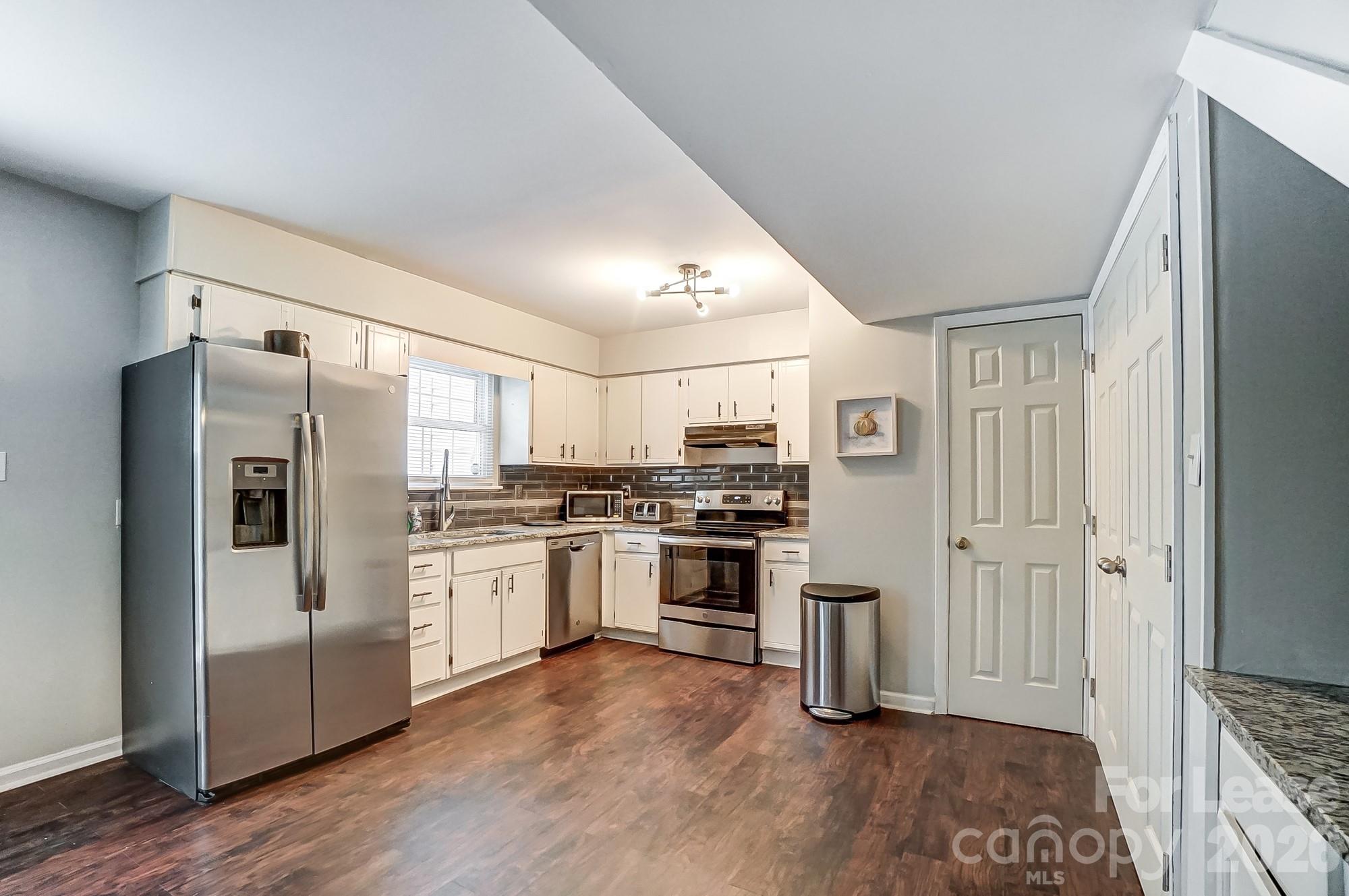 FALCONBRIDGE - Residential Lease