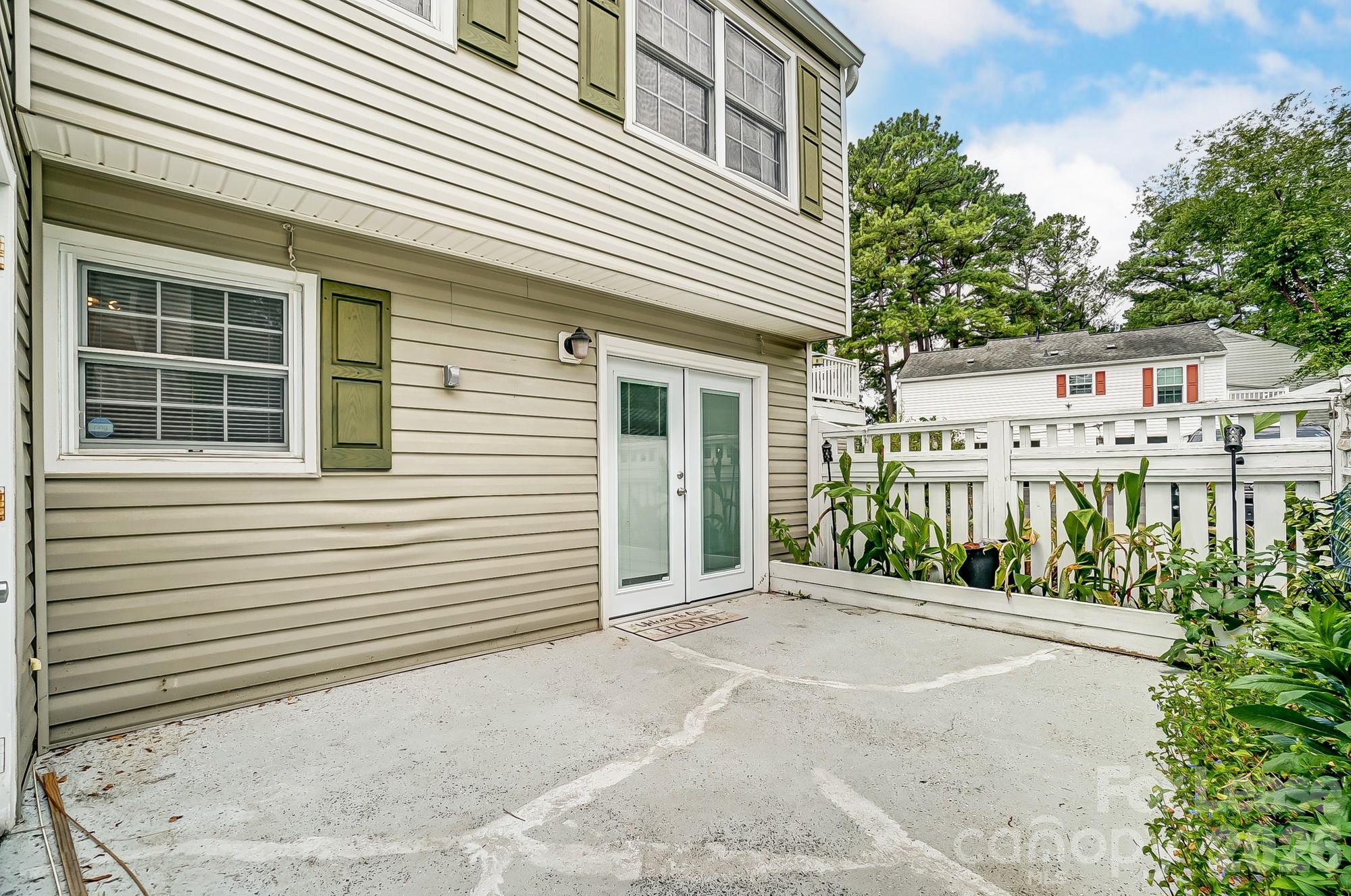 FALCONBRIDGE - Residential Lease