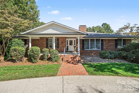 Photo of 746 Grandview Drive NE, Concord, NC 28025 (MLS # 4434570)