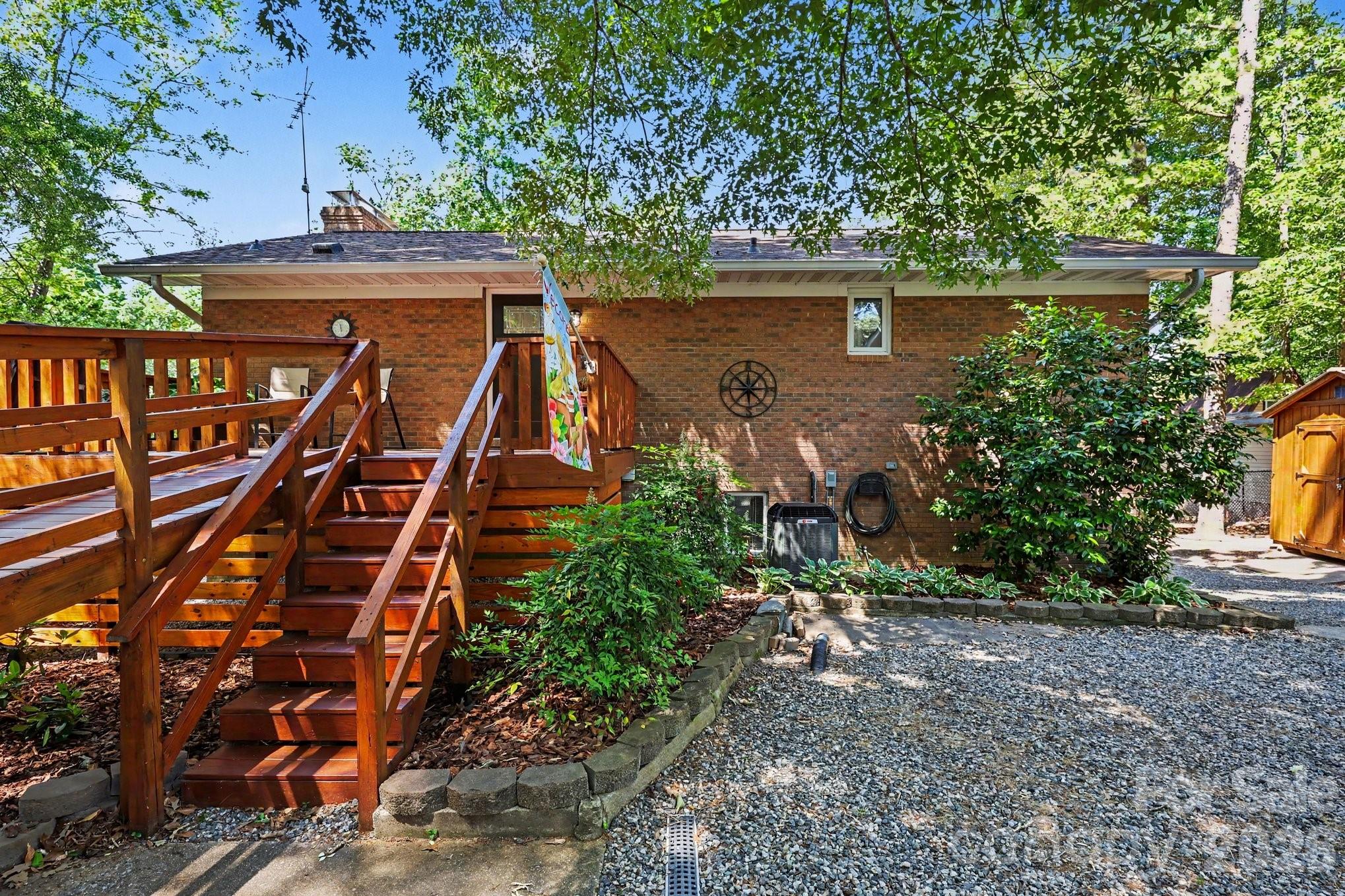 260 Knollwood Drive
