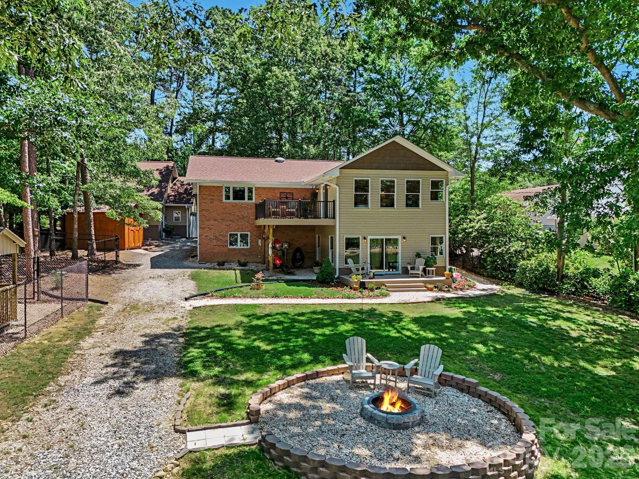 260 Knollwood Drive