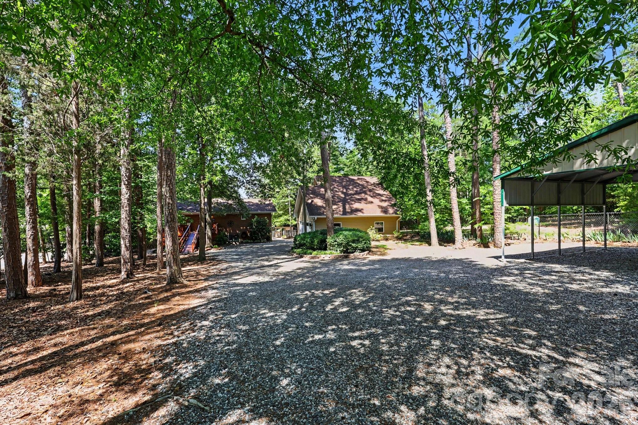 260 Knollwood Drive
