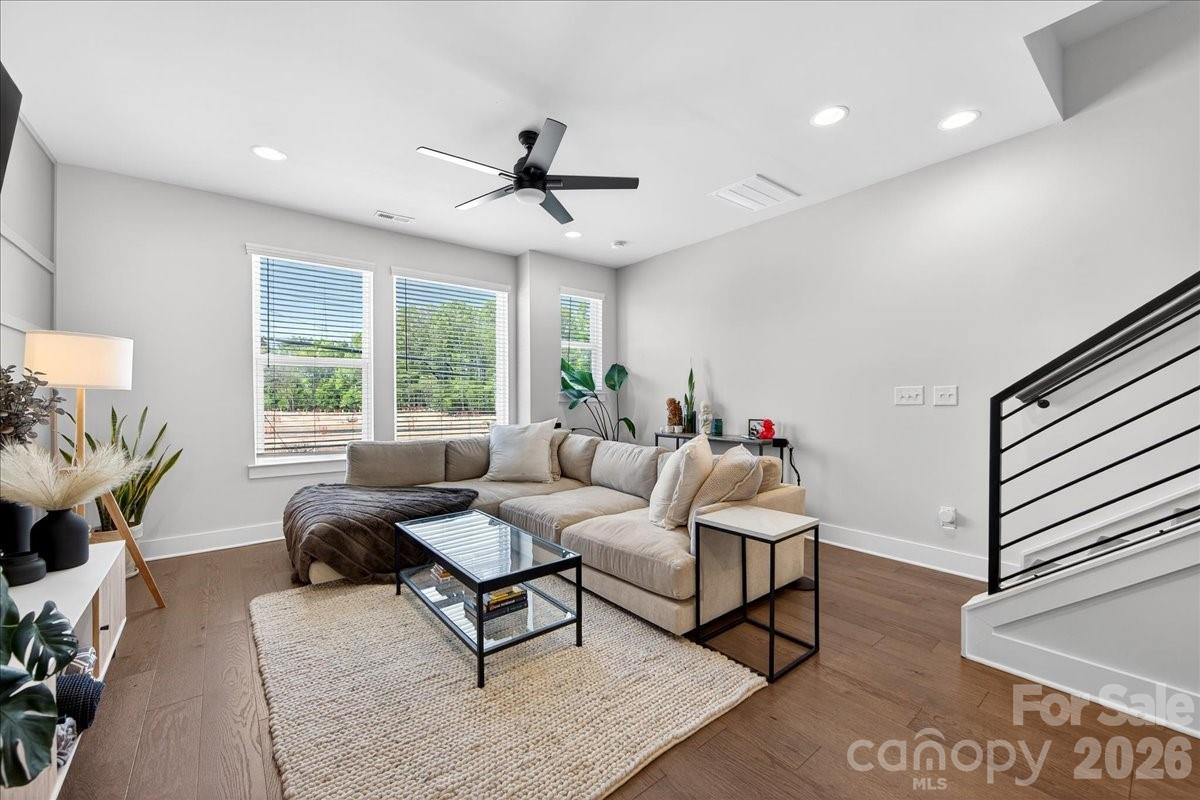 LOSO Terraces - Residential