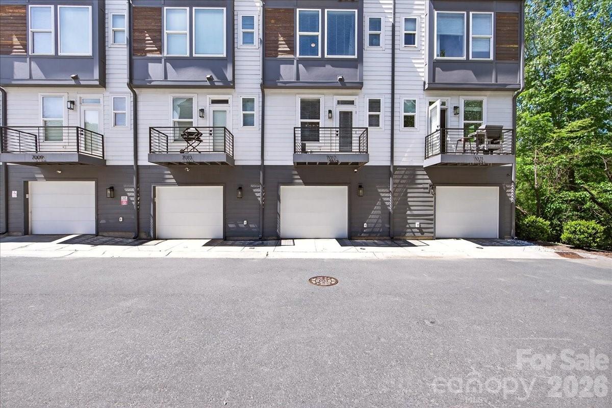 LOSO Terraces - Residential