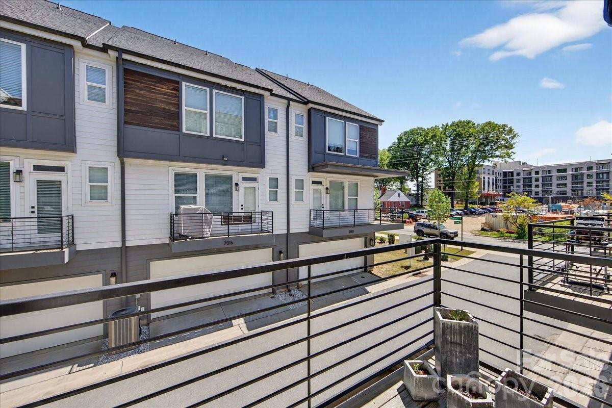 LOSO Terraces - Residential