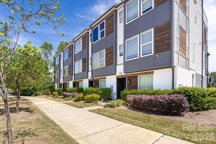 Immaculately maintained LOSO townhome, in a smaller, quieter area than the newer builds and still minutes from everything. This place is beautiful with open floorpan, quartz countertops, stainless steel appliances, washer/dryer and window treatments. The townhome has 3 bedrooms, 1 of them on upper level that can also work as home office/flex space. Two outdoor spaces, featuring a private roof top deck, perfect for entertaining. Can't beat this location, close to the light rail and breweries.