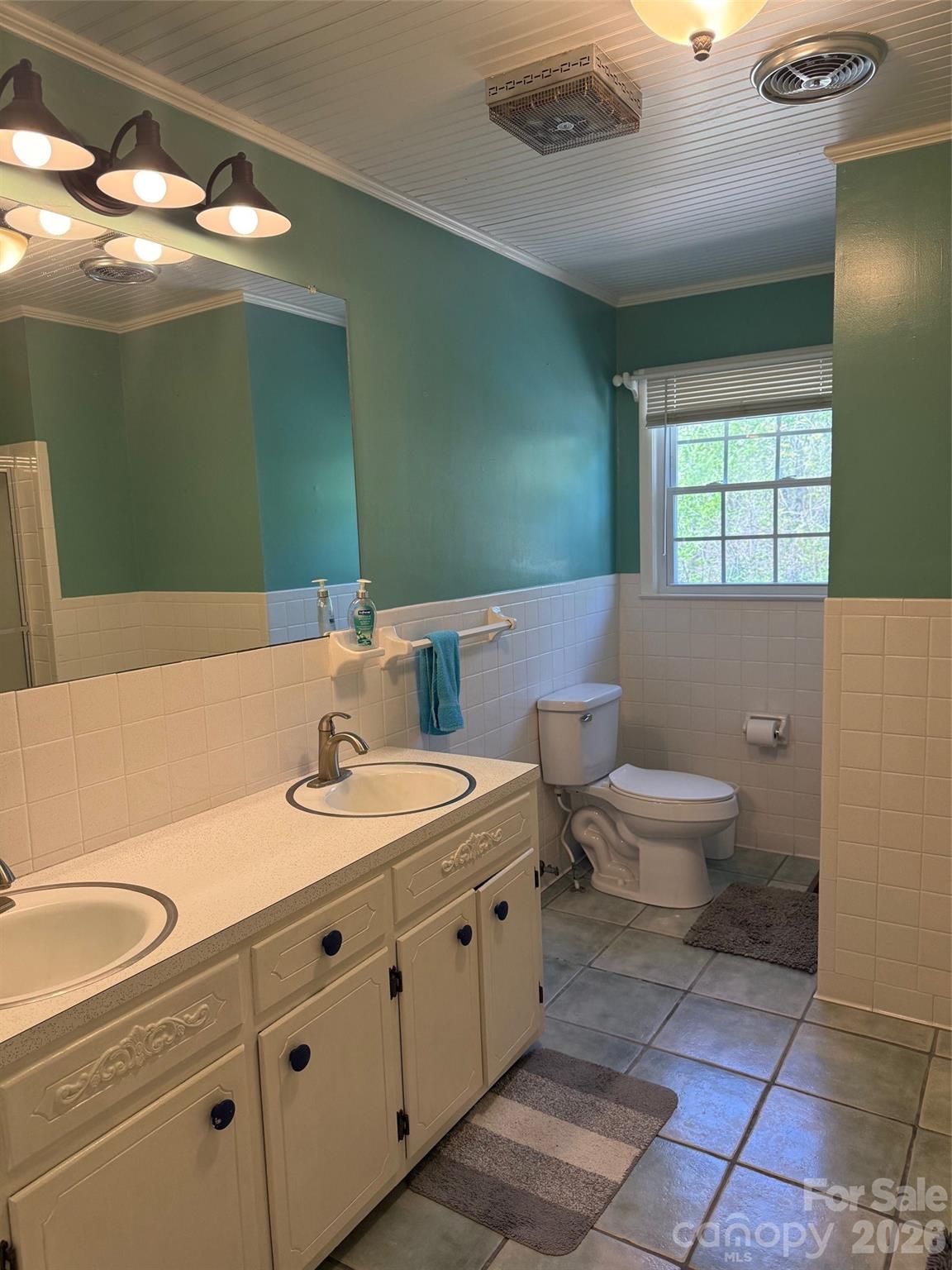 Edgebrook - Residential