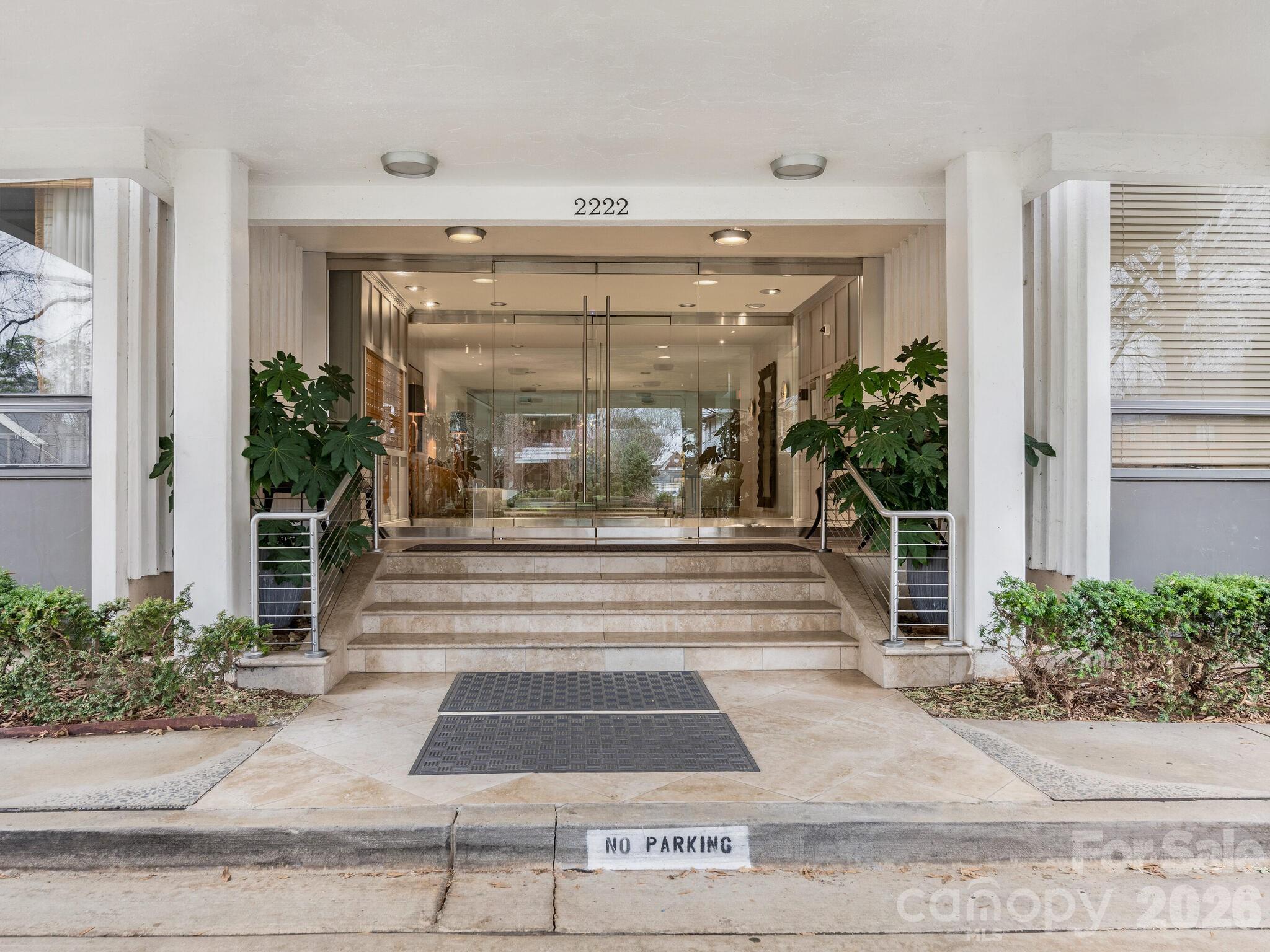 2222 Selwyn Avenue 507