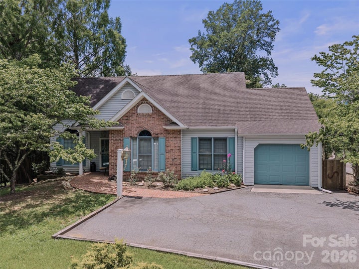 Photo 1 of 28 — 66 Hyde Avenue, Tryon, NC 28782