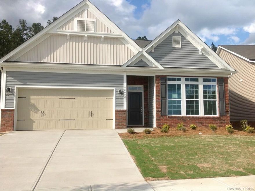 Popular Sage ranch plan. Large Gourmet kitchen with stainless gas look top and double ovens.
Granite counter tops in kitchen & both baths. Hardwoods in main living area & ceramic tile in baths & laundry room.
Situated on a large corner home site.