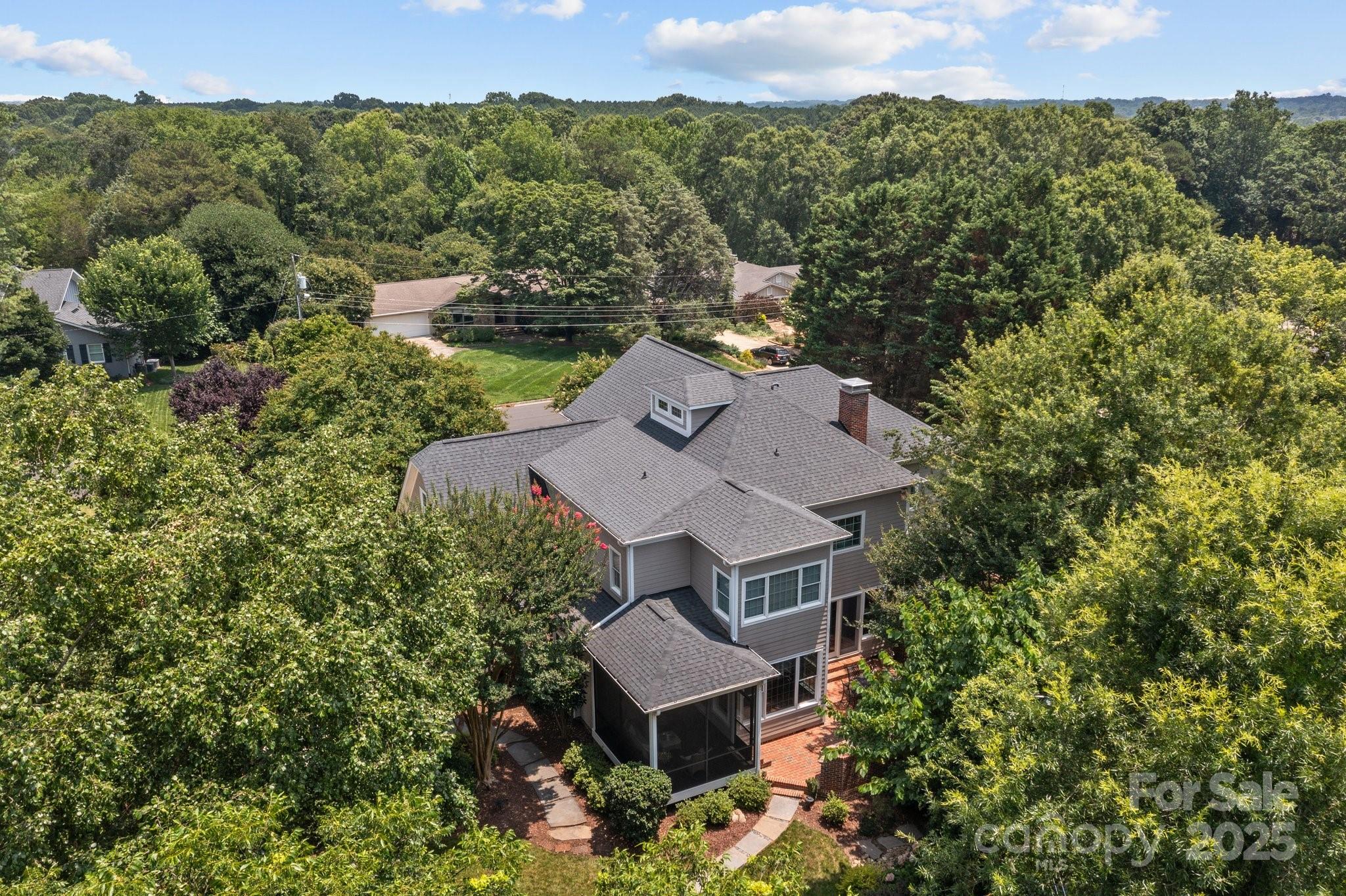 110 Lynbrook Drive