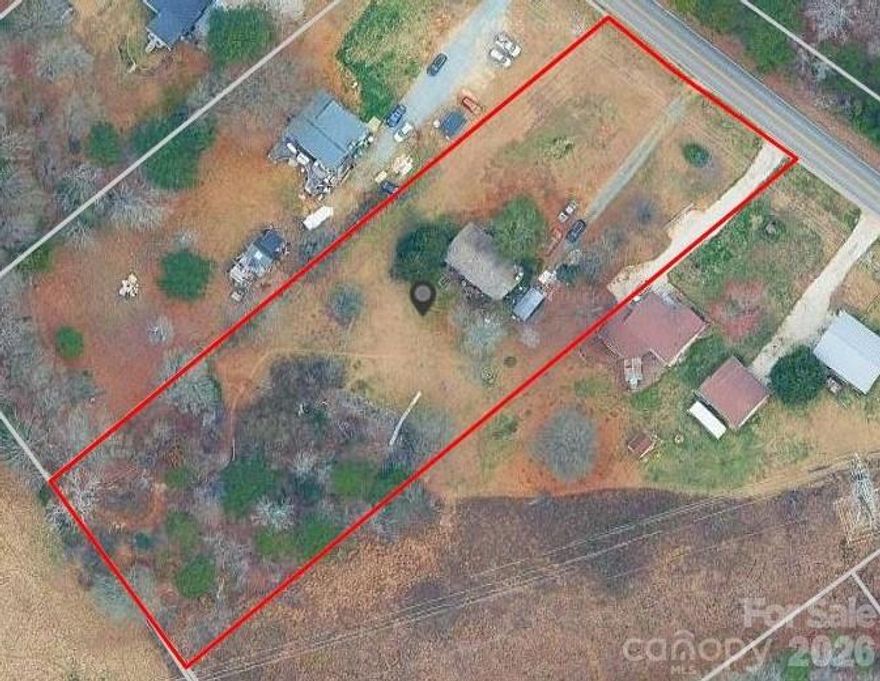 Rare opportunity to own a private 1.43-acre homesite in the highly sought-after Waxhaw/Marvin area. Surrounded by established properties and newer luxury homes, this property offers a peaceful wooded setting with long-term privacy. Existing home conveys as-is and presents potential for renovation or future homesite. Ideal for those seeking space, privacy, and location in one of Union County’s most desirable areas. Great investment opportunity!
***Seller will replace roof and HVAC with accepted offer***