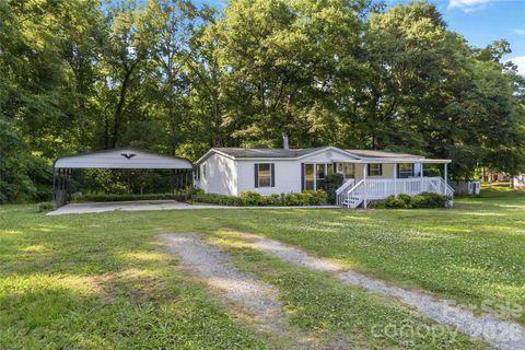 Photo of 305 Southfork Meadows Road, Gastonia, NC 28052 (MLS # 4393109)