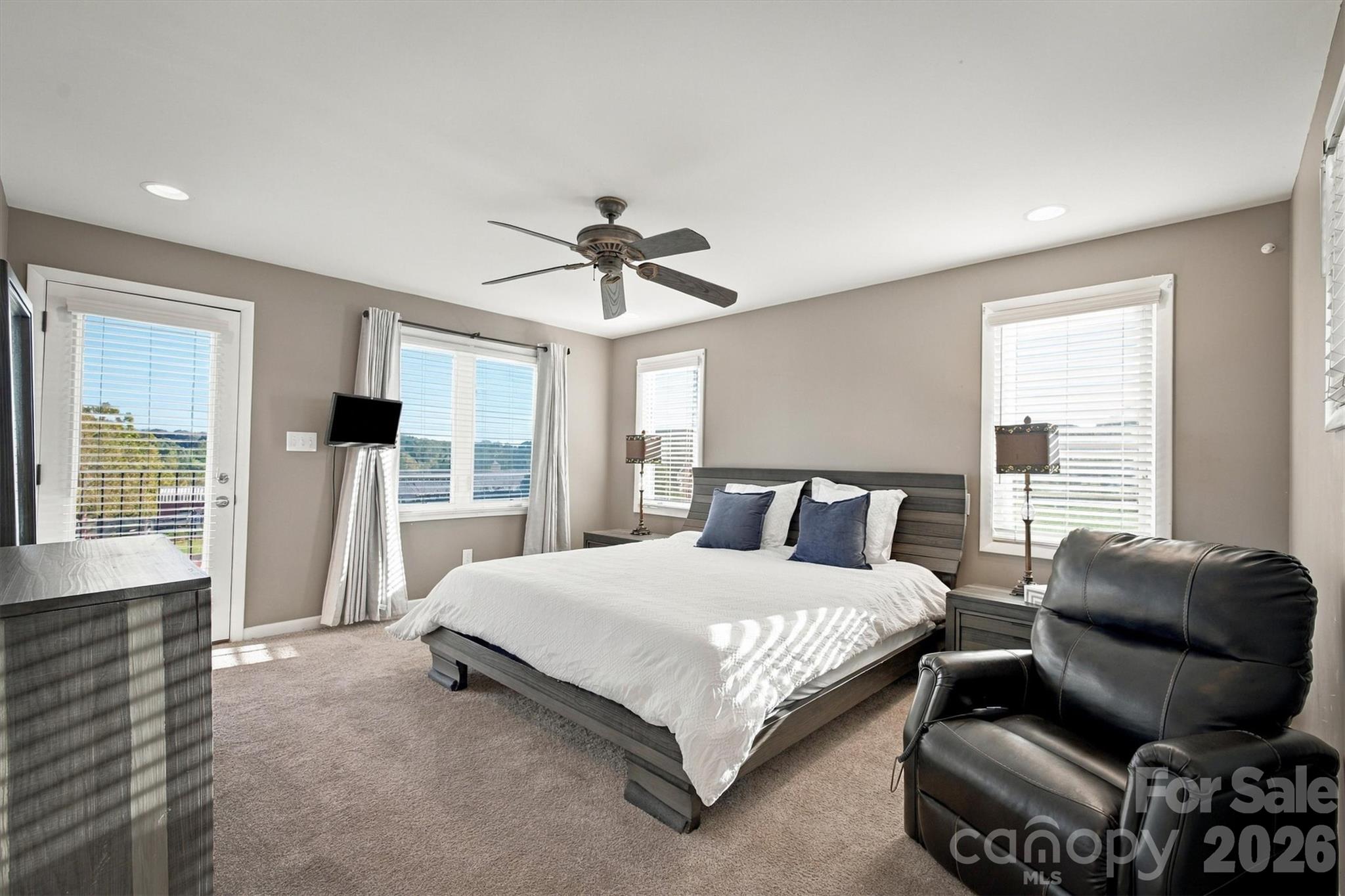 4820 16th Street Drive NE